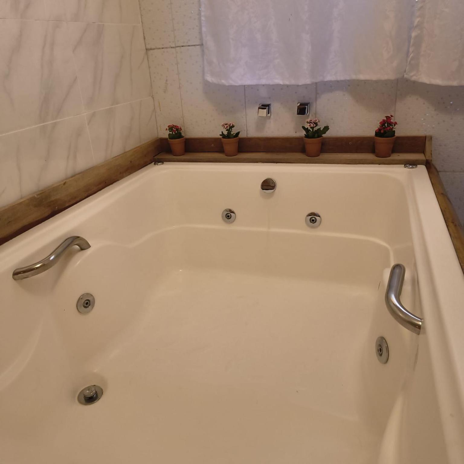 Suite Rustica Aconchego - Com Banheira De Hidromassagem Campos do Jordão Eksteriør bilde