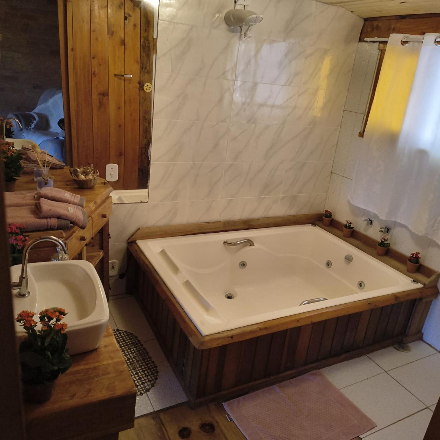 Suite Rustica Aconchego - Com Banheira De Hidromassagem Campos do Jordão Eksteriør bilde